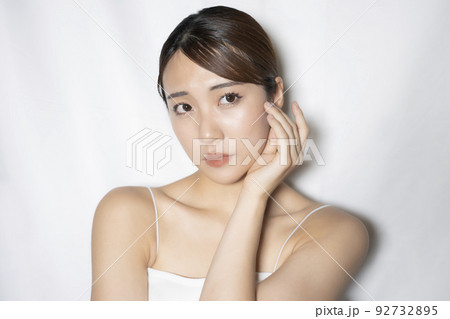 女性 ビューティー スキンケア 美容 20代 女性 ビューティー スキンケア 美容 20代 92732895