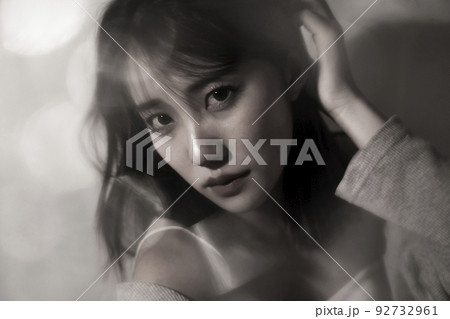 モノクロ メンズライク 女性 ポートレート モノクロ メンズライク 女性 ポートレート 92732961