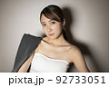 ジャケット　カッコイイ　女性　ポートレート 92733051