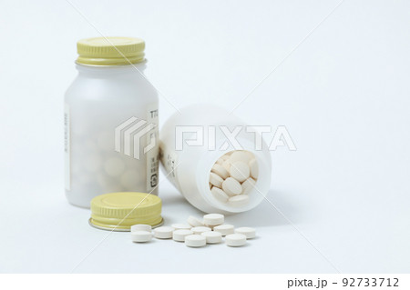 薬, 錠剤, 医学, 飲み薬, 薬剤, 健康, ヘルス, ヘルスケア, 医療,病院,処方薬,くすり 92733712
