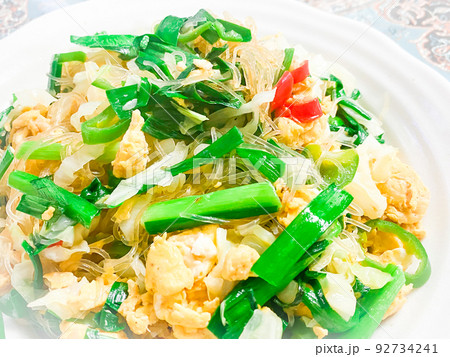 中国家庭料理・台湾ビーフン炒め（粉絲小炒） 92734241