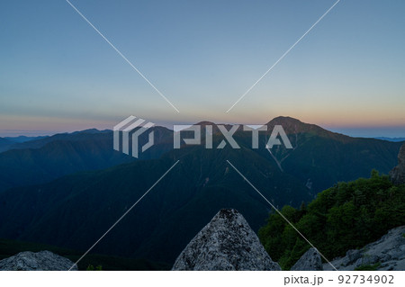 鳳凰山でのご来光 92734902