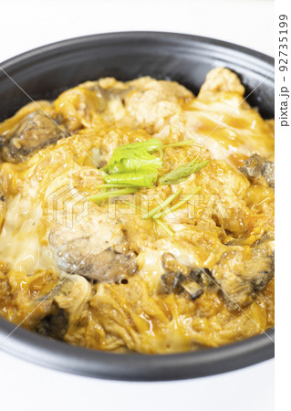 美味しい親子丼弁当 美味しい親子丼弁当 92735199