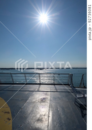 英仏海峡のフェリーの朝 英仏海峡のフェリーの朝 92736081