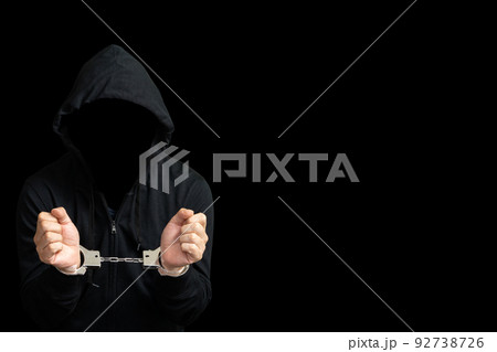手錠を掛けられた人物 92738726