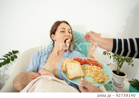 Motherhood support, help for eating to young mother Motherhood support, help for eating to young mother 92739140