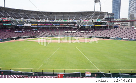 MAZDAズームズームスタジアムの球場内風景 92744231