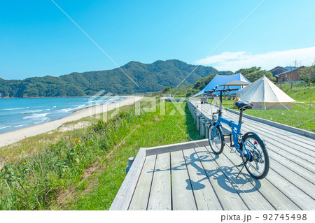 浜辺のサイクリングイメージ(浦富海岸) 浜辺のサイクリングイメージ(浦富海岸) 92745498