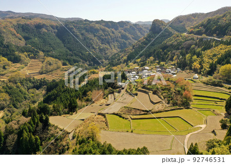 宇佐のマチュピチュ、西椎屋の風景の空撮 92746531