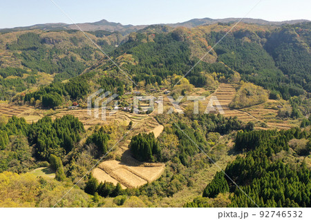 宇佐のマチュピチュ、西椎屋の周辺の空撮 92746532