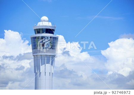 常滑市　中部国際空港の管制塔 92746972