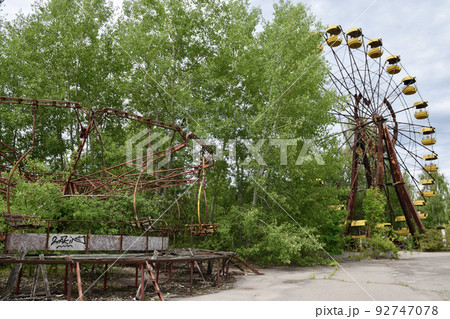 ウクライナのチェルノブイリ近郊の廃墟プリピャチ遊園地 92747078