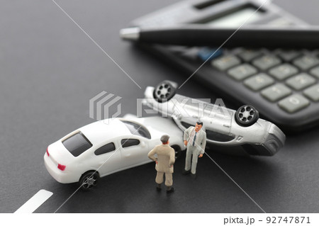 自動車事故 92747871