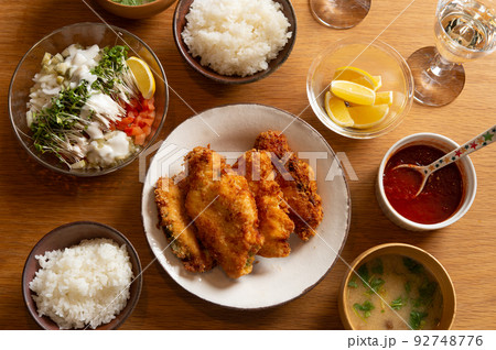 大葉チーズチキンカツの食卓 大葉チーズチキンカツの食卓 92748776
