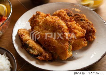 大葉チーズチキンカツの食卓 大葉チーズチキンカツの食卓 92748786