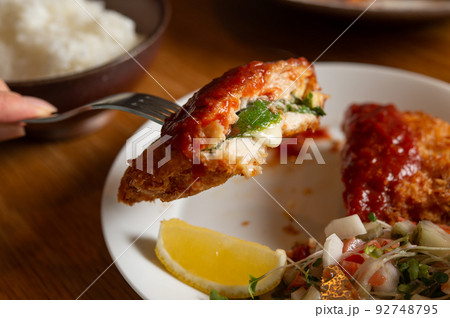 大葉チーズチキンカツの食卓 大葉チーズチキンカツの食卓 92748795