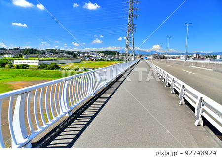 石田大橋/多摩川より日野市方面を望む(東京都日野市)【2022.7】 石田大橋/多摩川より日野市方面を望む(東京都日野市)【2022.7】 92748924