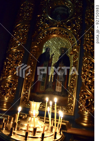 ウクライナのキーウの世界遺産ペチェールシク大修道院の内装 ウクライナのキーウの世界遺産ペチェールシク大修道院の内装 92750983