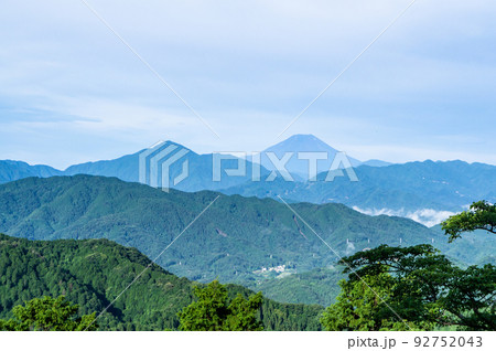東京都八王子市の高尾山登山 92752043