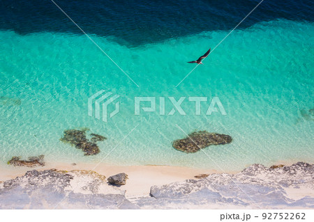 Tropical paradise: Cancun idyllic caribbean beach from above, Riviera Maya Tropical paradise: Cancun idyllic caribbean beach from above, Riviera Maya 92752262