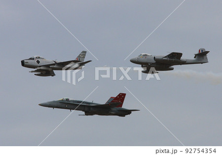 新旧の戦闘機による、ヘリテージフライト(オーストラリア航空ショー) 新旧の戦闘機による、ヘリテージフライト(オーストラリア航空ショー) 92754354