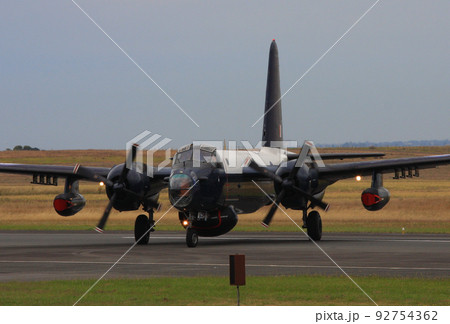 海上自衛隊でも運用されていた、ロッキードP-2J対潜哨戒機（オーストラリア航空ショー） 92754362