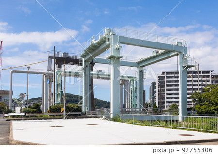 下関漁港　閘門 92755806