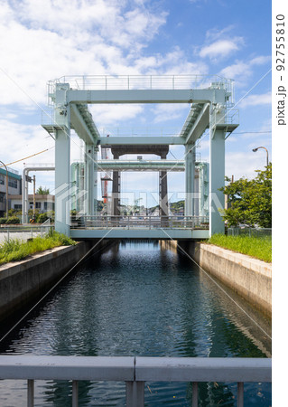 下関漁港　閘門 92755810