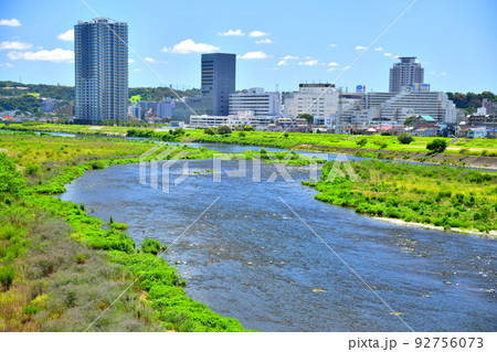府中四谷橋/多摩川より聖蹟桜ヶ丘駅周辺を望む(東京都多摩市)【2022.7】 府中四谷橋/多摩川より聖蹟桜ヶ丘駅周辺を望む(東京都多摩市)【2022.7】 92756073