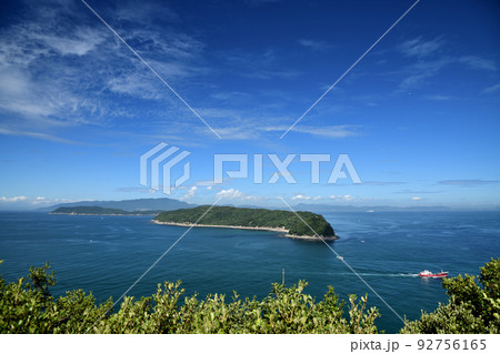 友ヶ島(手前から地ノ島、沖ノ島、その向こうが淡路島)　【和歌山県和歌山市】 92756165