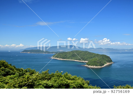 友ヶ島(手前から地ノ島、沖ノ島、その向こうが淡路島) 【和歌山県和歌山市】 友ヶ島(手前から地ノ島、沖ノ島、その向こうが淡路島) 【和歌山県和歌山市】 92756169