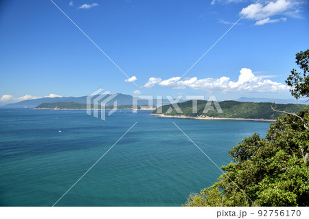 友ヶ島(手前から地ノ島、沖ノ島、その向こうが淡路島) 【和歌山県和歌山市】 友ヶ島(手前から地ノ島、沖ノ島、その向こうが淡路島) 【和歌山県和歌山市】 92756170