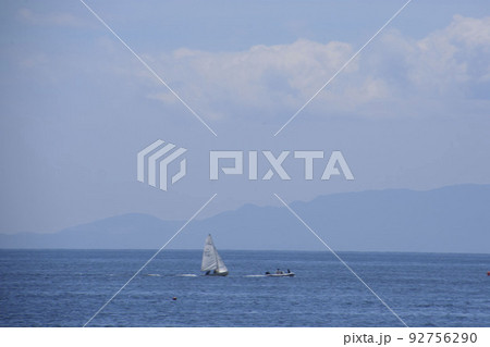 夏の海とヨット 夏の海とヨット 92756290