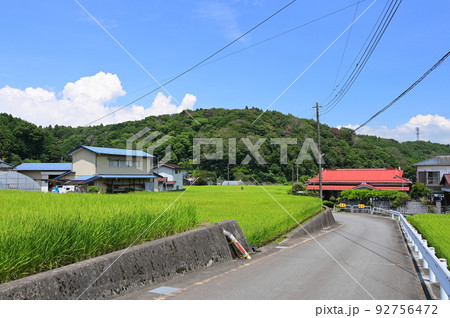 小山町桑木の田舎道 夏の原風景 小山町桑木の田舎道 夏の原風景 92756472