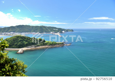 加太湾(奥)・城ヶ崎・深山湾(手前) 【和歌山県和歌山市加太】 加太湾(奥)・城ヶ崎・深山湾(手前) 【和歌山県和歌山市加太】 92756510