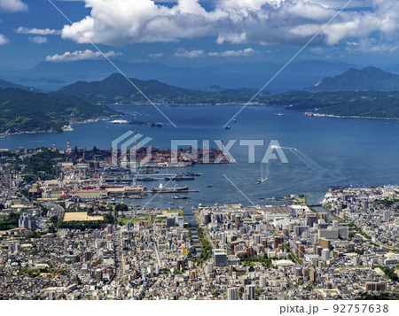 灰ヶ峰山頂から見る呉市街 92757638