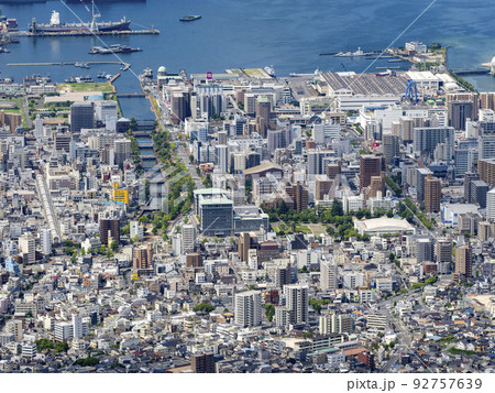 灰ヶ峰山頂から見る呉市街 灰ヶ峰山頂から見る呉市街 92757639