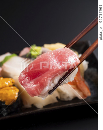 にぎり寿司　中トロ 92757961