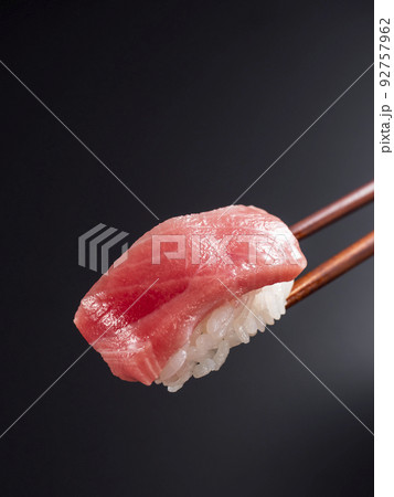 にぎり寿司　中トロ 92757962