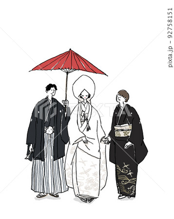 番傘を持った新郎新婦と母親　縦、カラー、白無垢A 92758151
