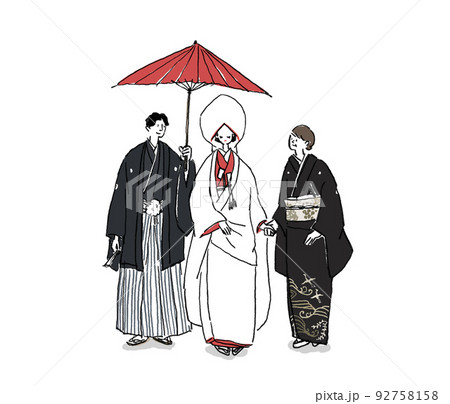 番傘を持った新郎新婦と母親　　横、カラー、白無垢B 92758158