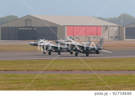 ポーランド空軍MiG-29編隊離陸 92758686