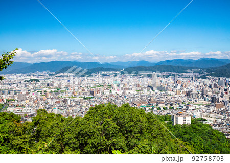 広島西部の市街地遠景です。右にhitoto広島The tower、左は江波皿山公園です。精密描写 92758703