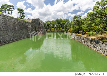 夏の二条城　堀　京都市中京区 92761781