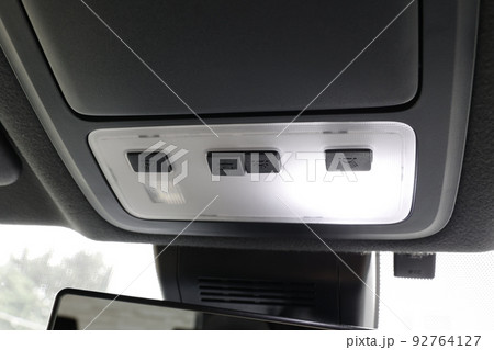 車のルームランプ 92764127