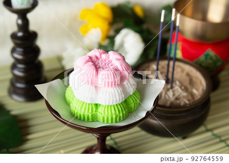 精霊棚の盆菓子　お供え物　和菓子　らくがん　お盆　お供菓子 92764559