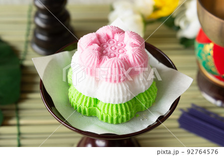 精霊棚の盆菓子　和菓子　らくがん　お盆 92764576