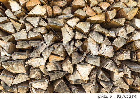 Woodpile, stacked and cut firewood 92765284