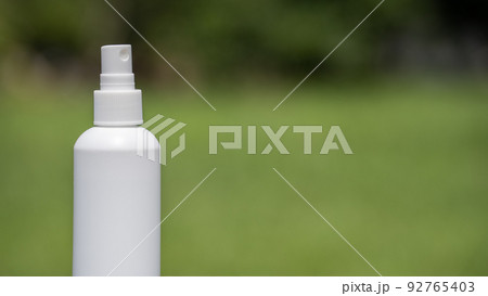 プラスチック製スプレーボトル 92765403