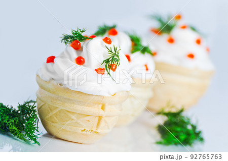 Homemade cakes with white cream Homemade cakes with white cream 92765763